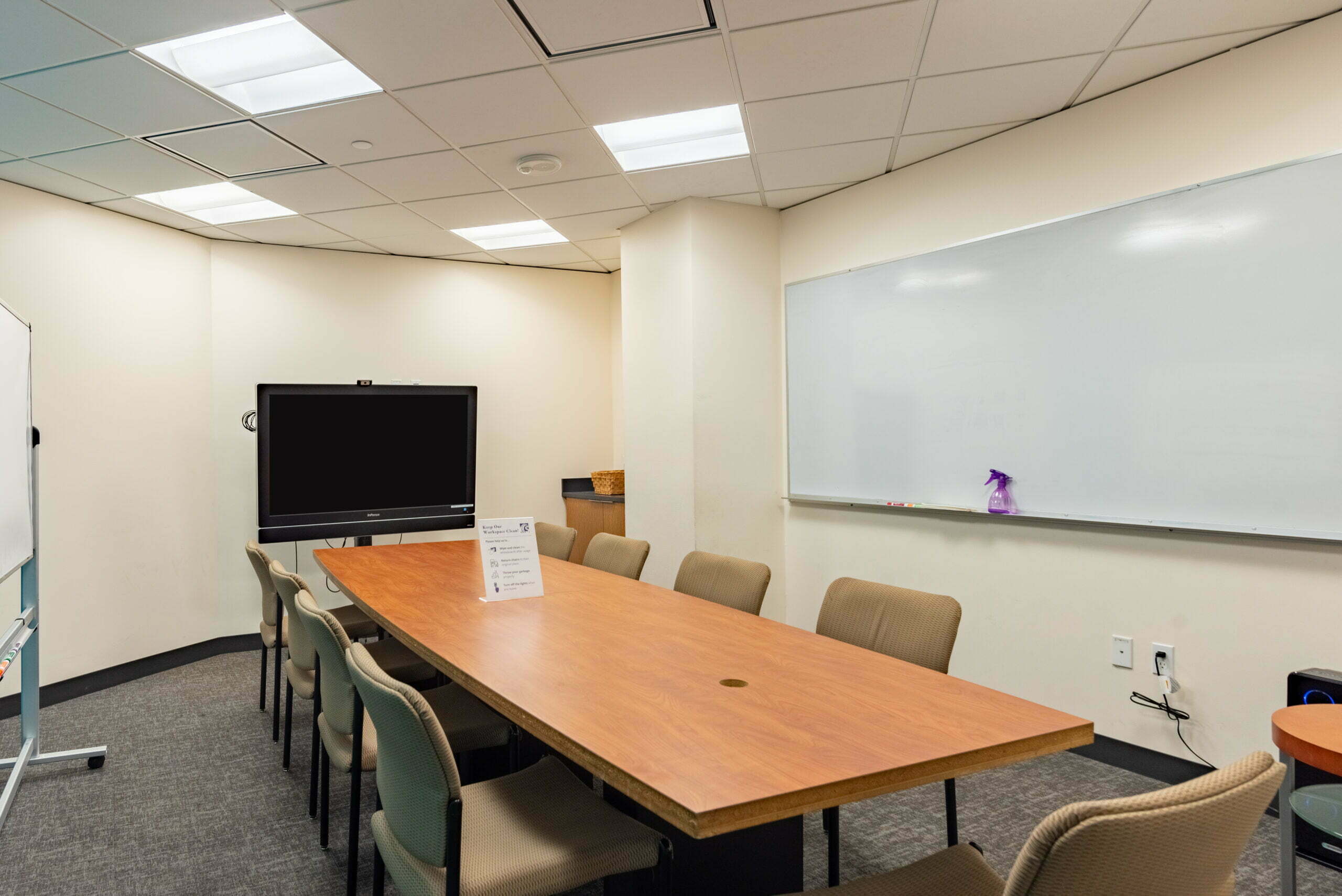 Oahu conference room for rent at SURF Incubator in downtown Seattle Washington